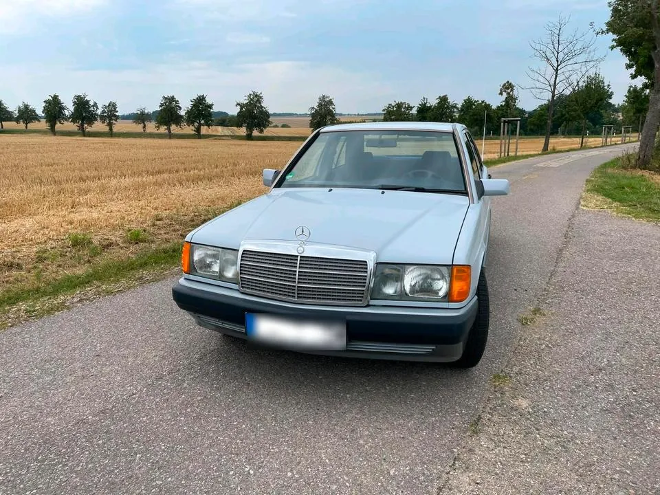 Mercedes-Benz 190E