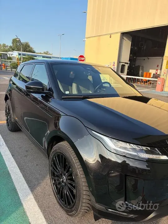 Land Rover Range Rover Evoque 2021 photo 4