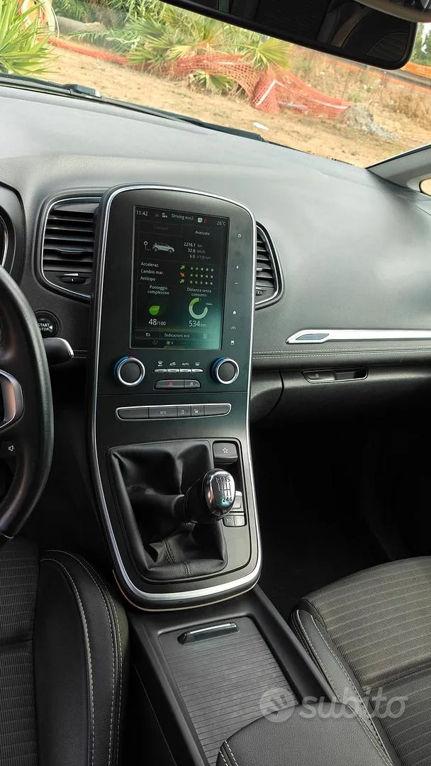 Renault Scenic 2018 photo 5