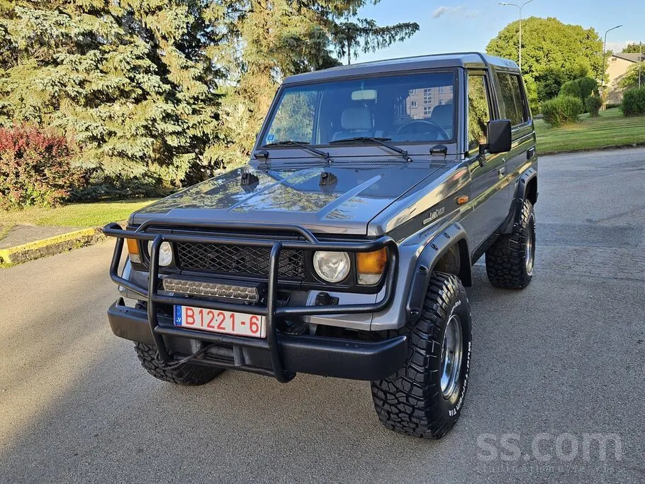 Toyota Land Cruiser 1989 photo 2