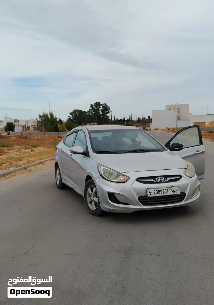 Hyundai Accent 2012 photo 2