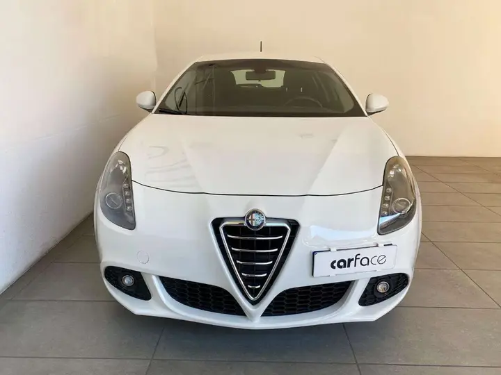 Alfa Romeo Giulietta 2012 photo 2