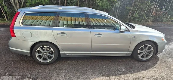 Volvo V70 2012 photo 3