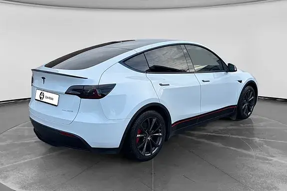 Tesla Model Y 2022 photo 5