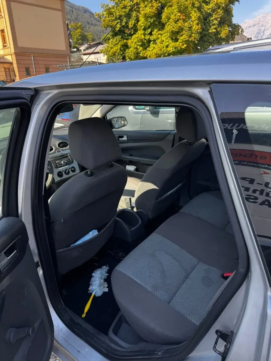 Ford Focus 2008 photo 2