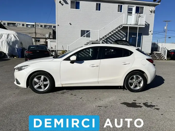 Mazda Mazda3 2014 photo 3
