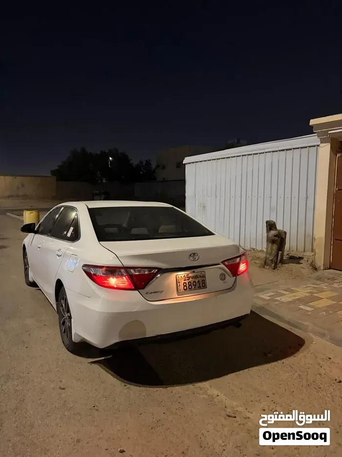 Toyota Camry 2017 photo 2