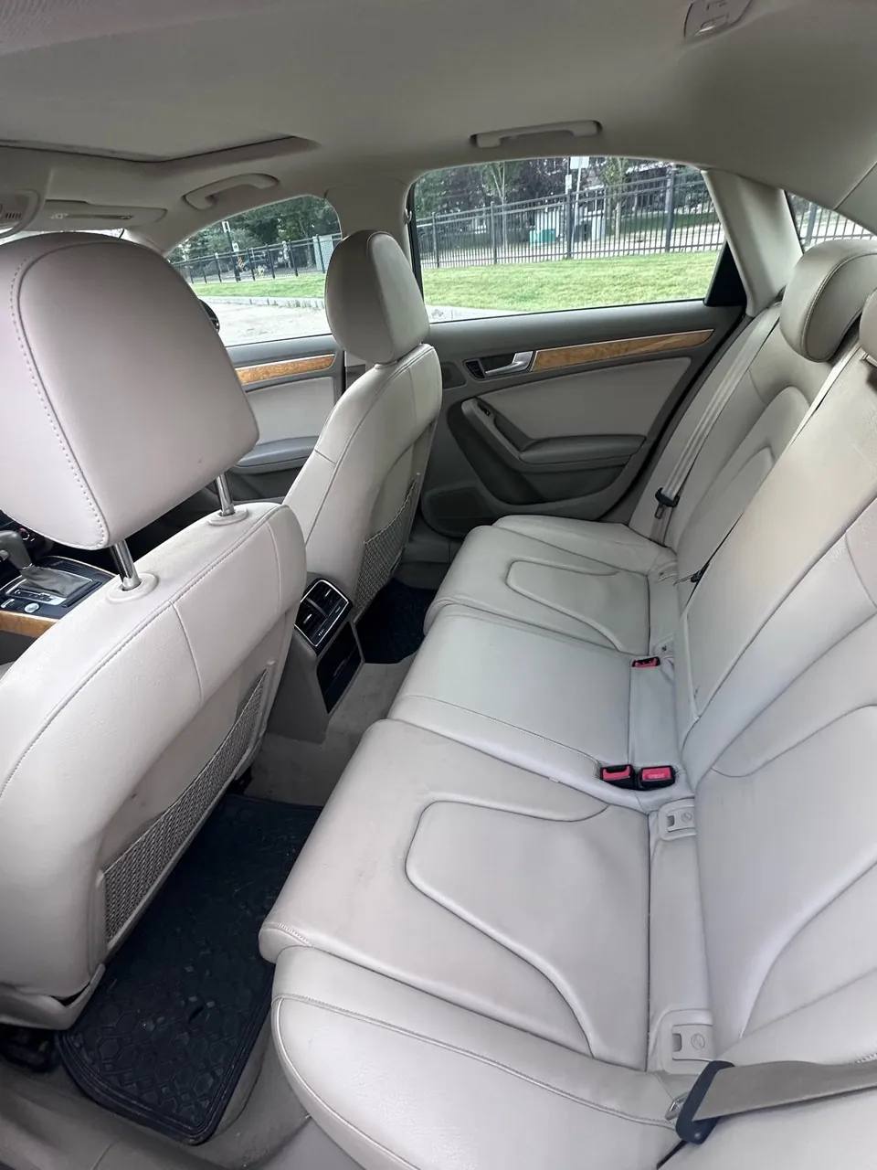 Audi A4 2009 photo 4