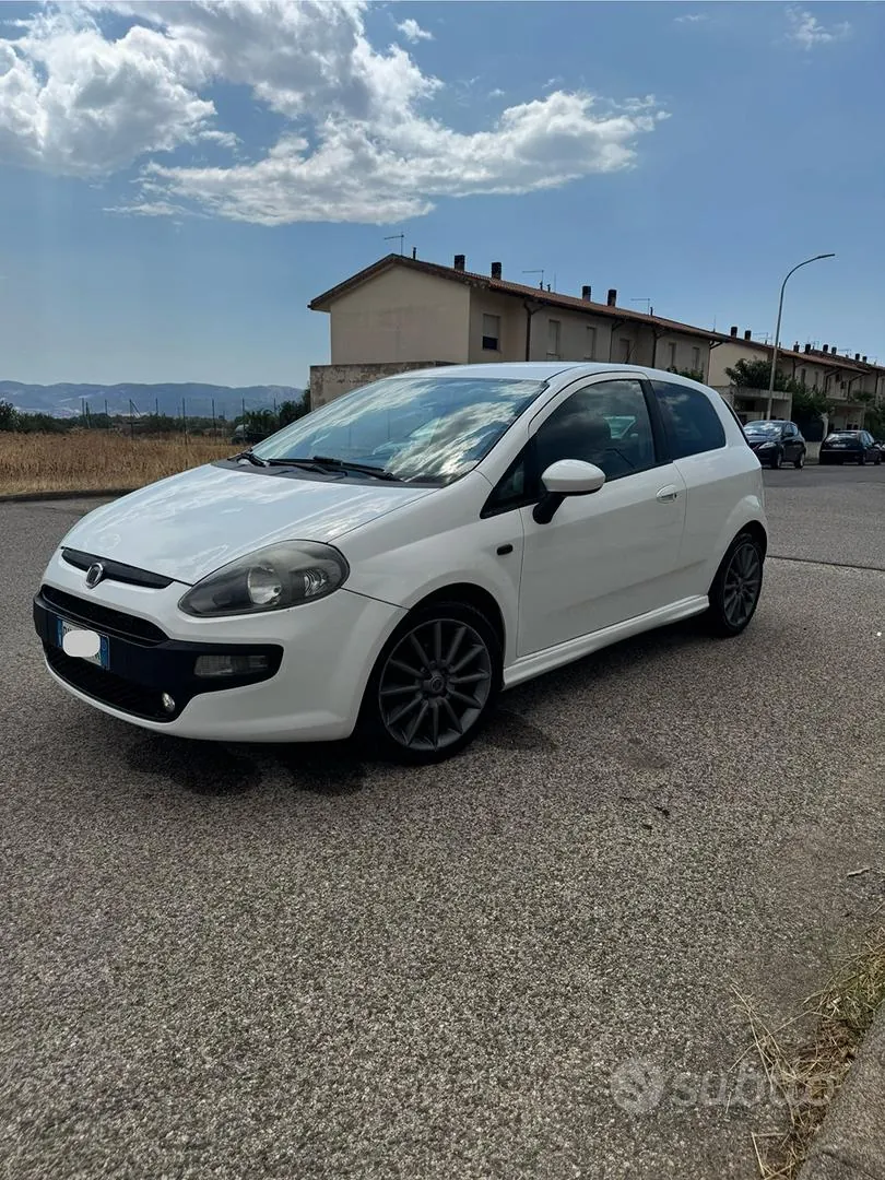 Fiat Punto Evo 2009 photo 2