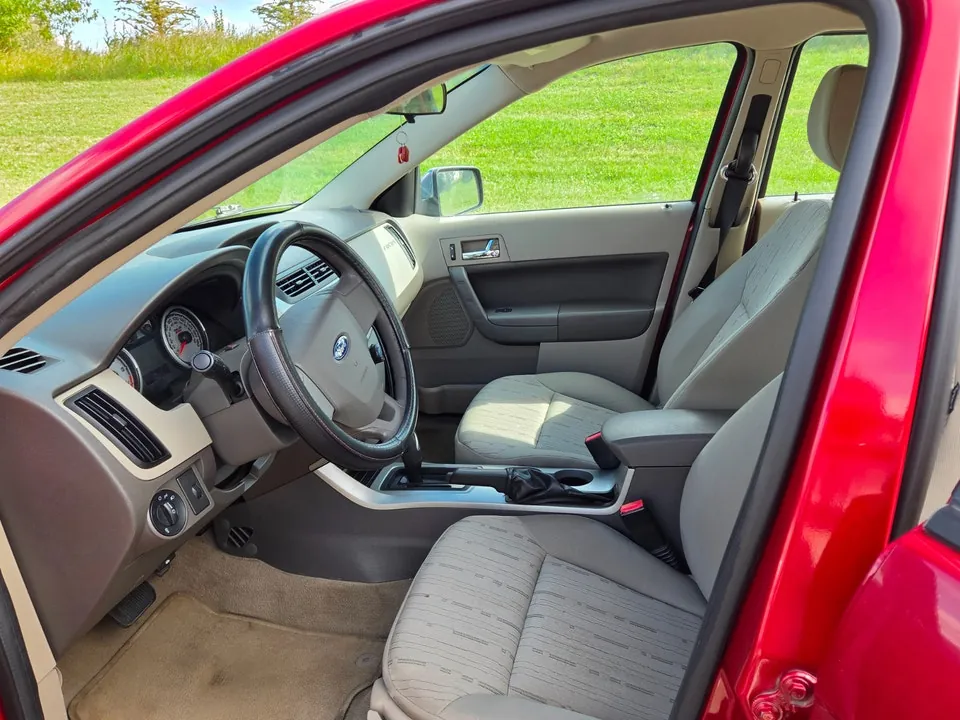 Ford Focus 2010 photo 5