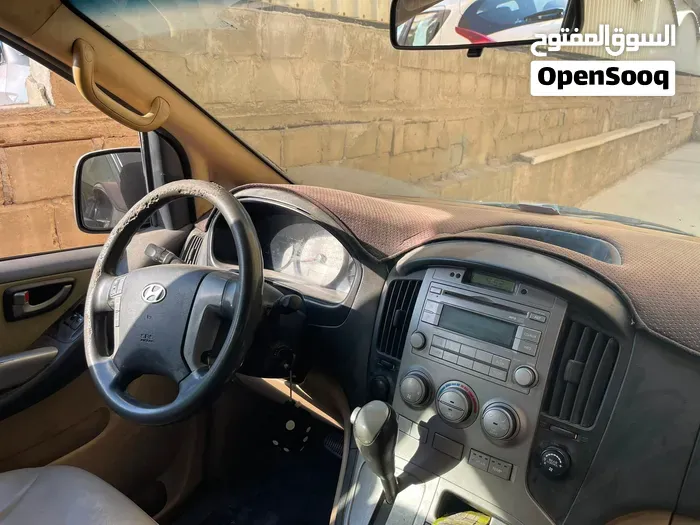 Hyundai H1 2013 photo 3