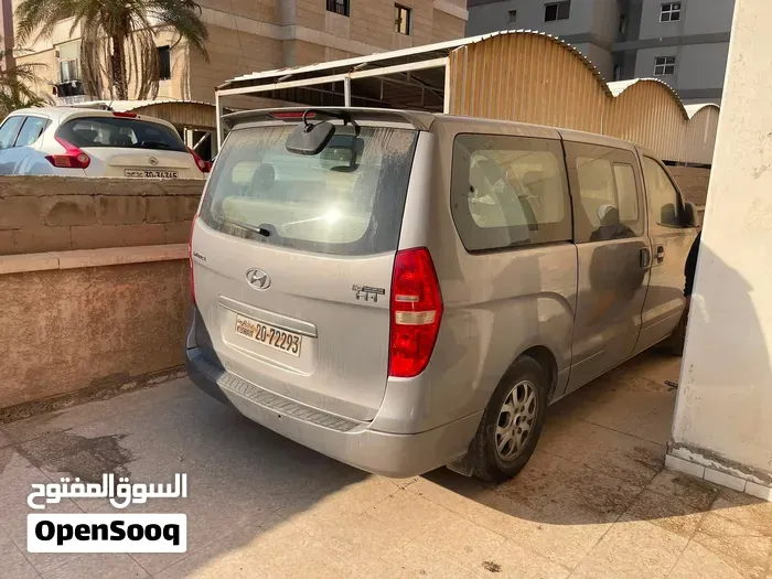 Hyundai H1 2013 photo 2
