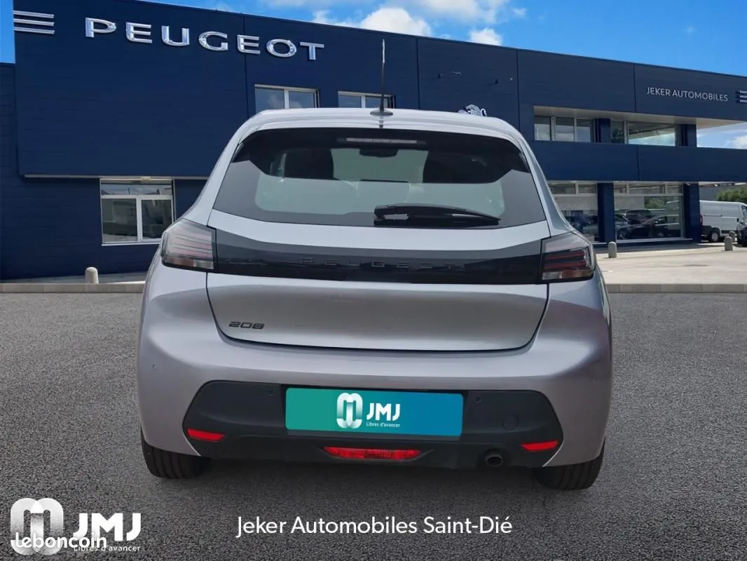 Peugeot 208 2025 photo 3