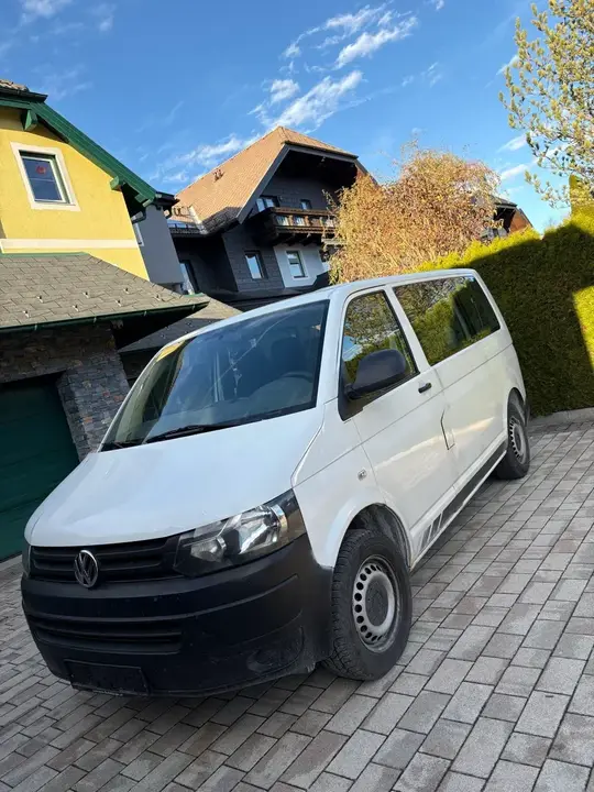 Volkswagen T5 2012 photo 3