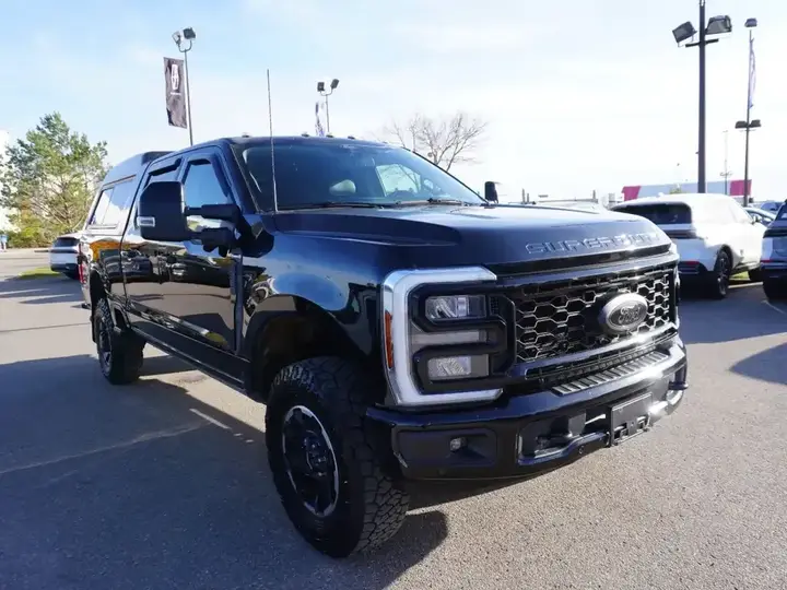 Ford F-350 Super Duty 2025 photo 3