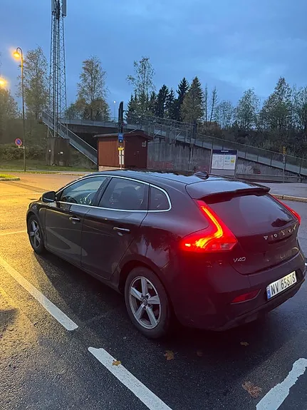Volvo V40 2013 photo 2