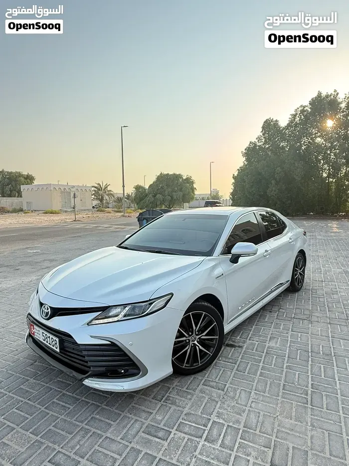 Toyota Camry 2023 photo 2