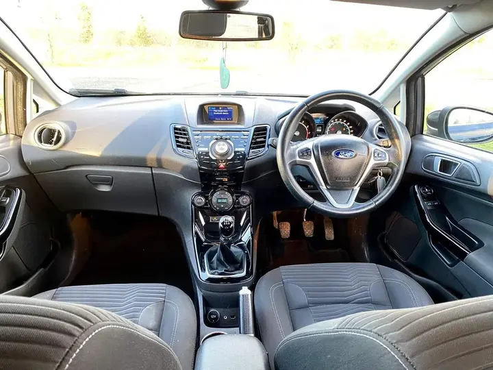 Ford Fiesta 2013 photo 5