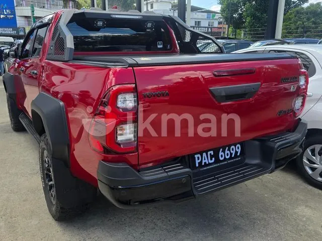 Toyota Hilux 2025 photo 2