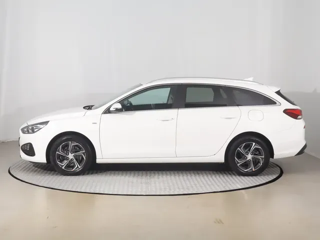 Hyundai I30 2022 photo 2