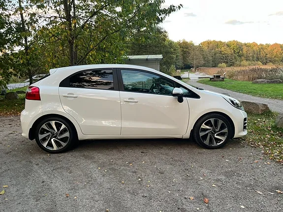 Kia Rio 2015 photo 5