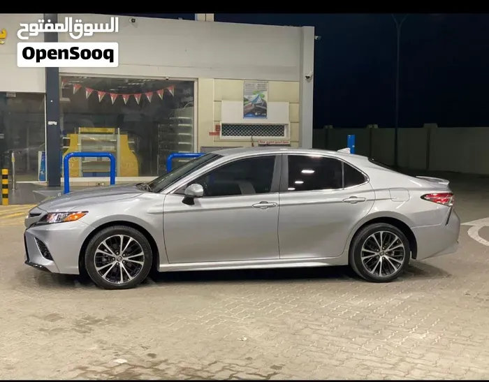 Toyota Camry Se 2019 photo 3