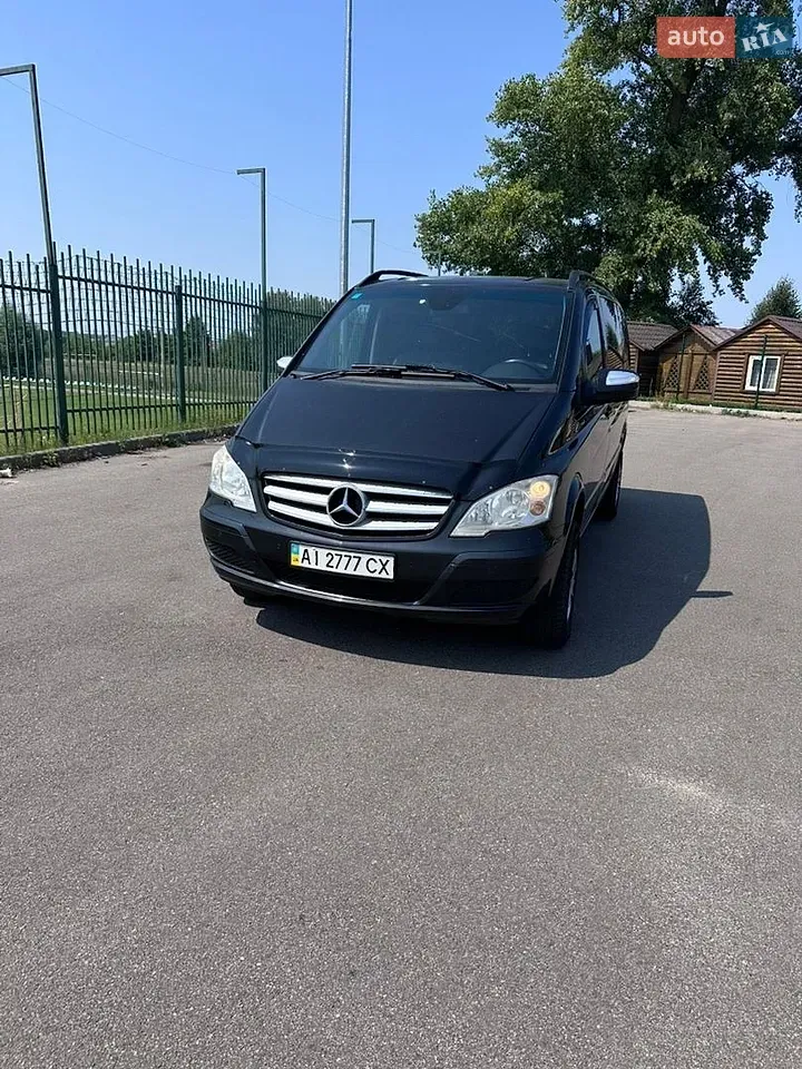 Mercedes-Benz Viano 2012 photo 2