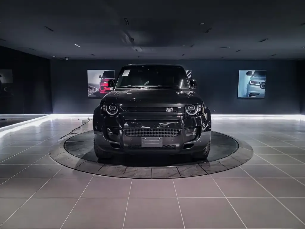 Land Rover Defender 2026 photo 2