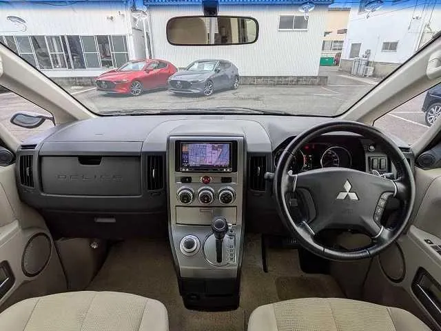 Mitsubishi Delica D:5 2014 photo 2