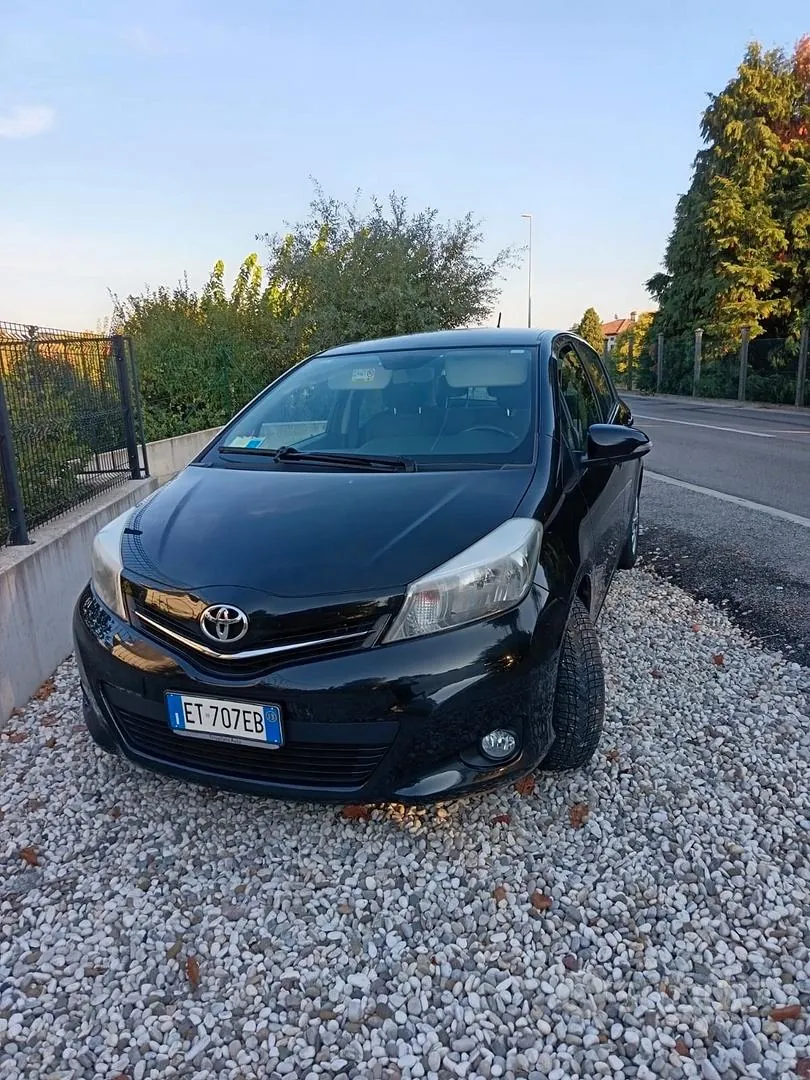 Toyota Yaris 2013 photo 4