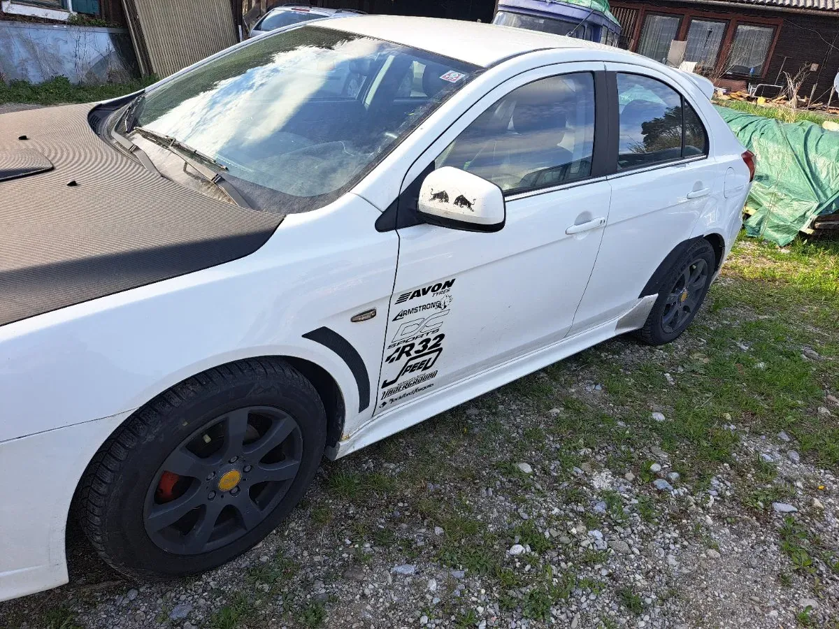 Mitsubishi Lancer 2009 photo 2