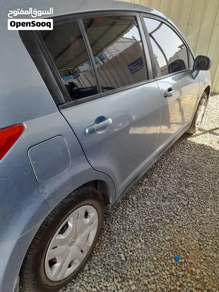 Nissan Versa 2011 photo 3