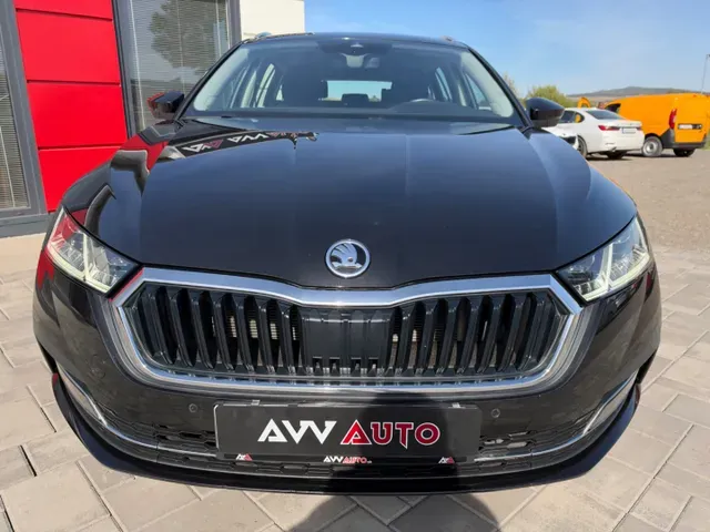 Skoda Octavia Combi 2023 photo 2