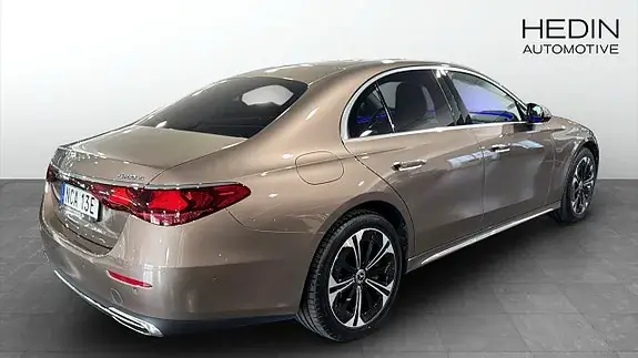 Mercedes-Benz E 300 2024 photo 3