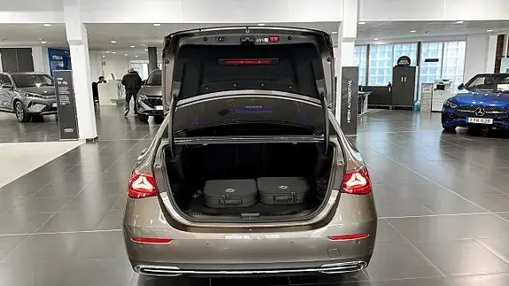 Mercedes-Benz E 300 2024 photo 5