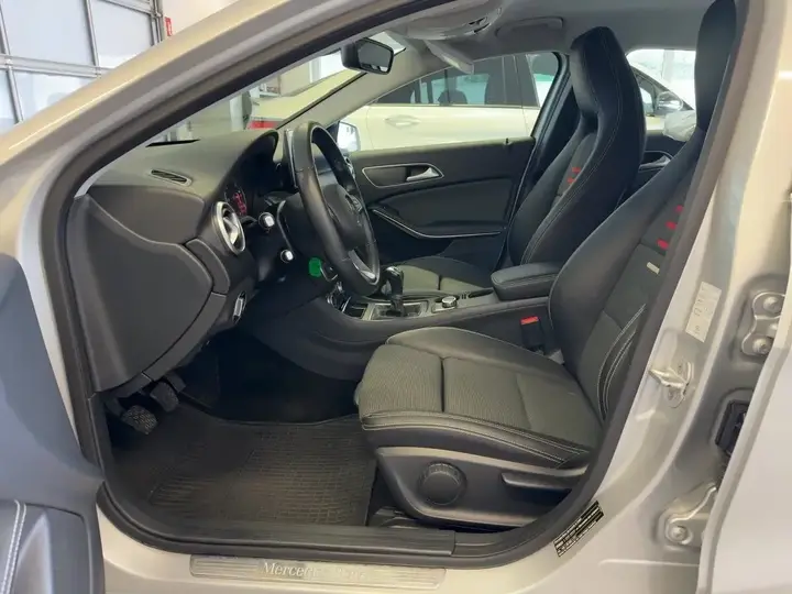 Mercedes-Benz A-Class 2017 photo 3