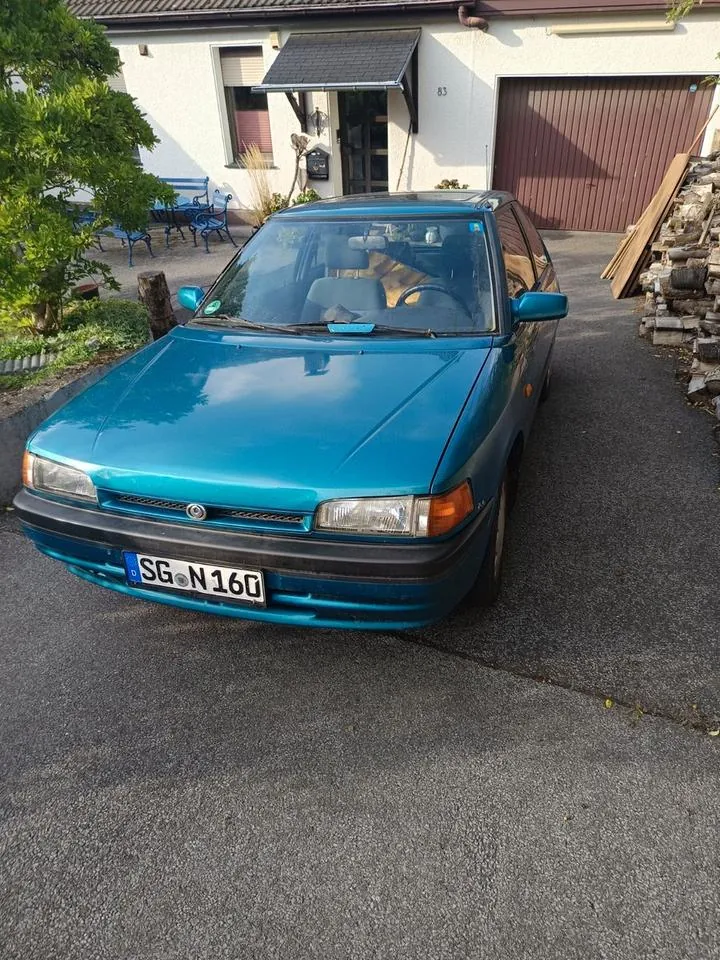 Mazda 323