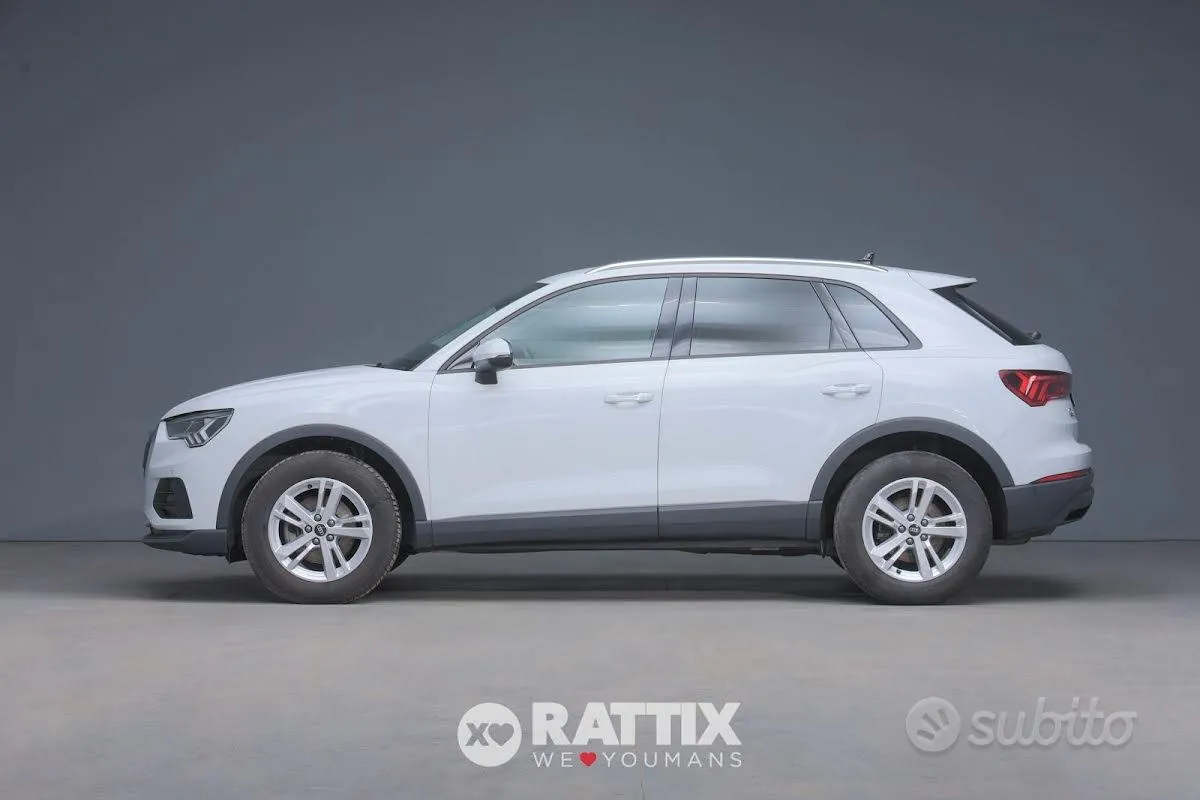 Audi Q3 2023 photo 2
