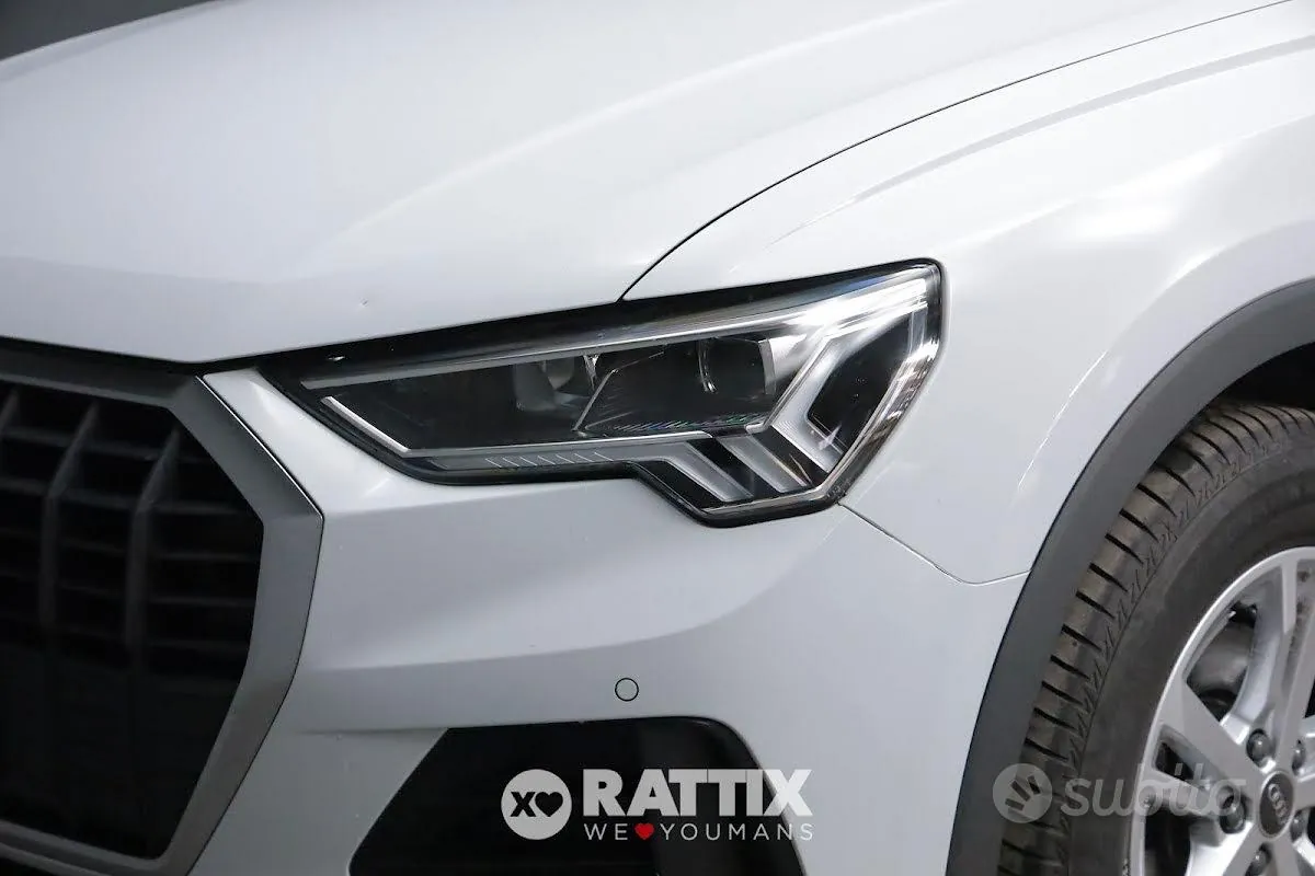 Audi Q3 2023 photo 3