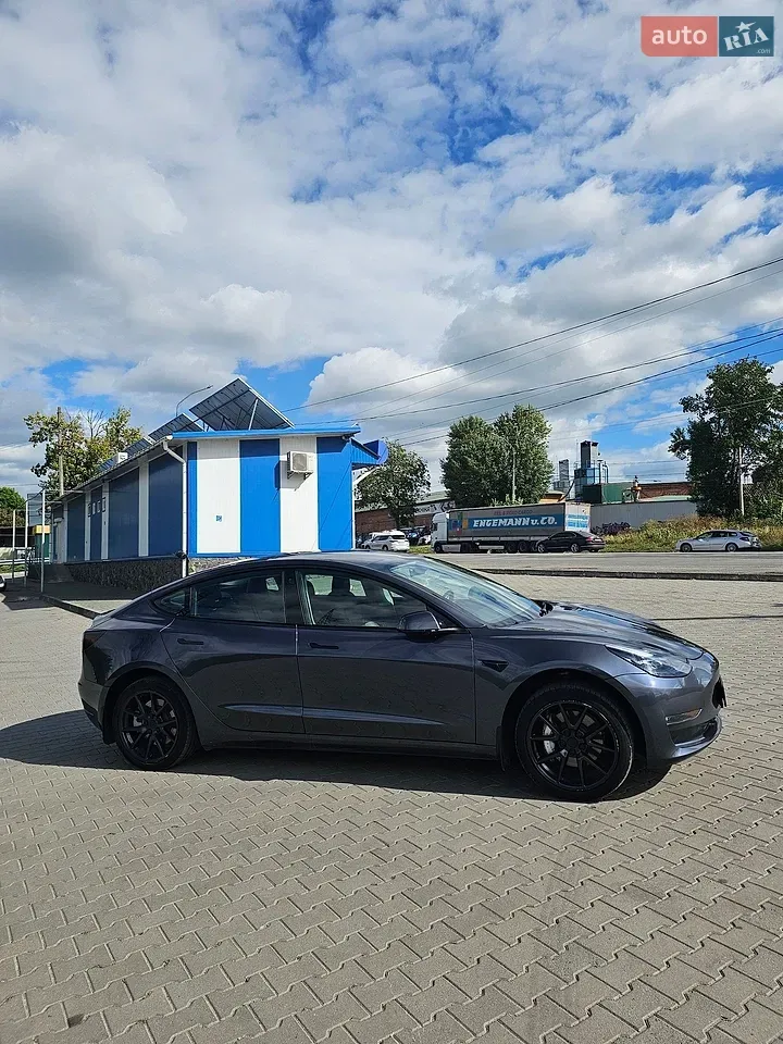 Tesla Model 3 2022 photo 4