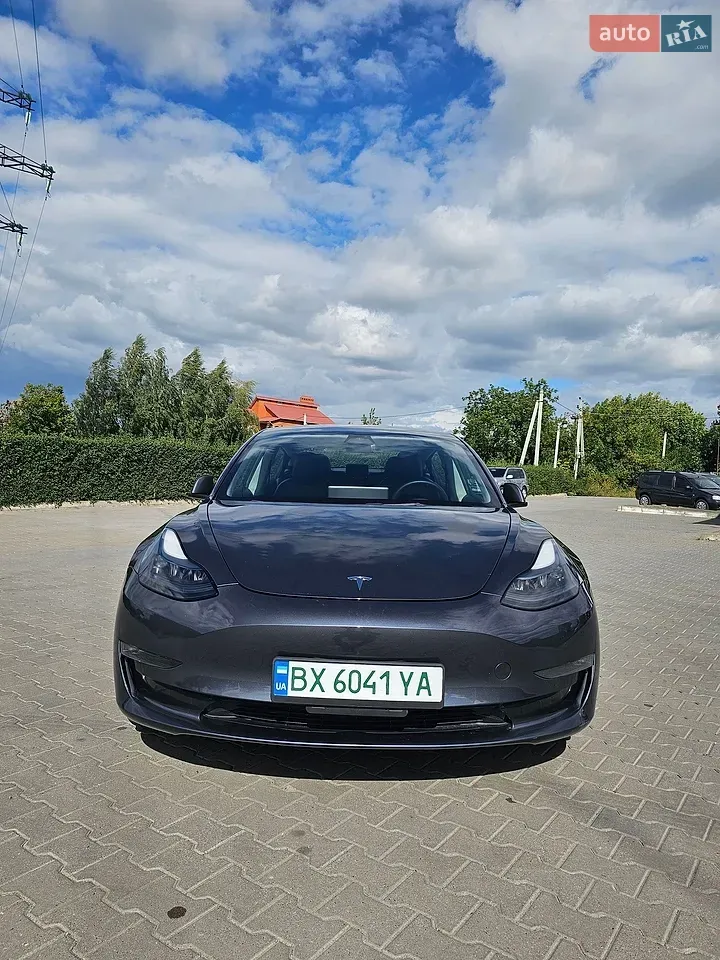 Tesla Model 3 2022 photo 2