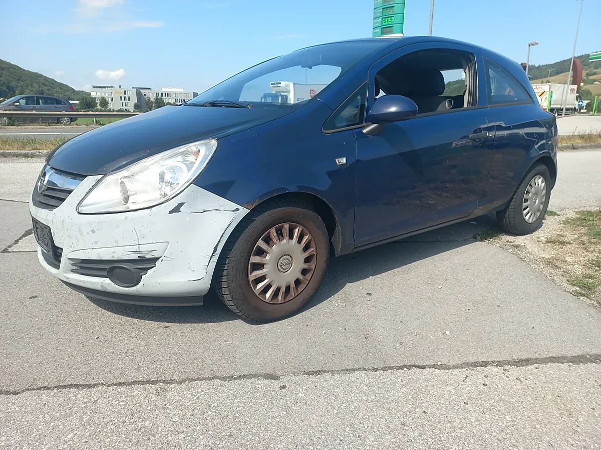 Opel Corsa 2009 photo 2