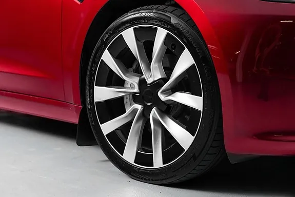 Tesla Model 3 2024 photo 3