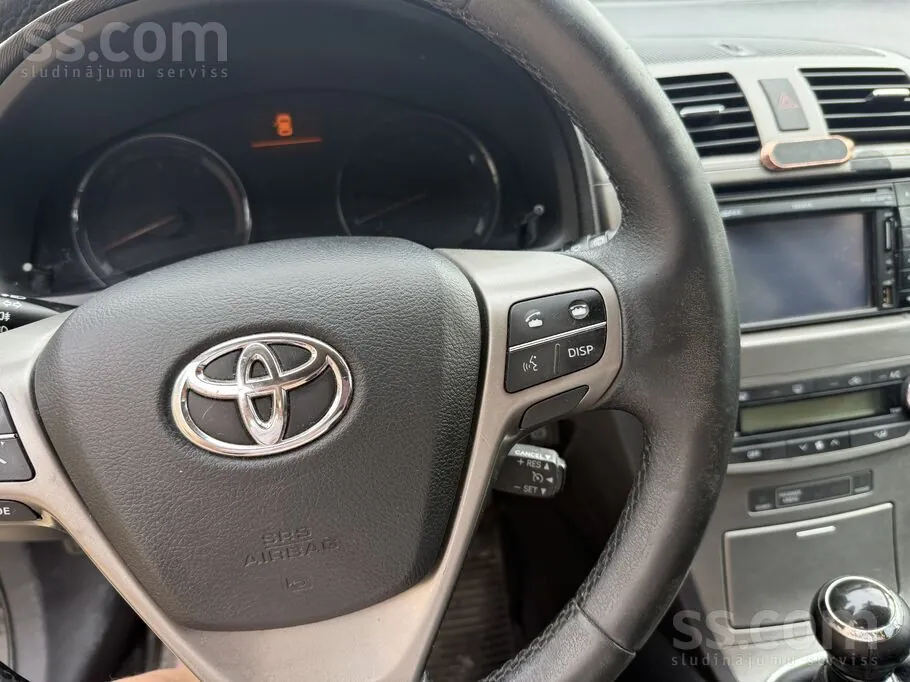 Toyota Avensis 2010 photo 4