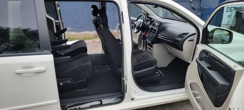 Dodge Grand Caravan 2012 photo 5