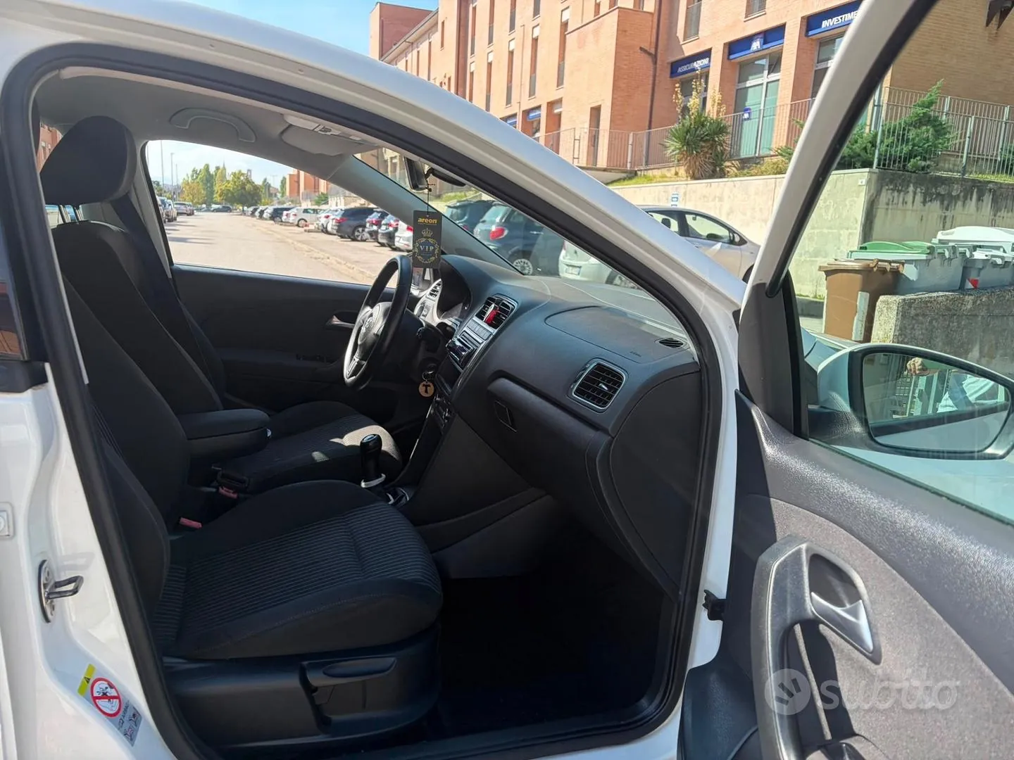 Volkswagen Polo 2011 photo 5