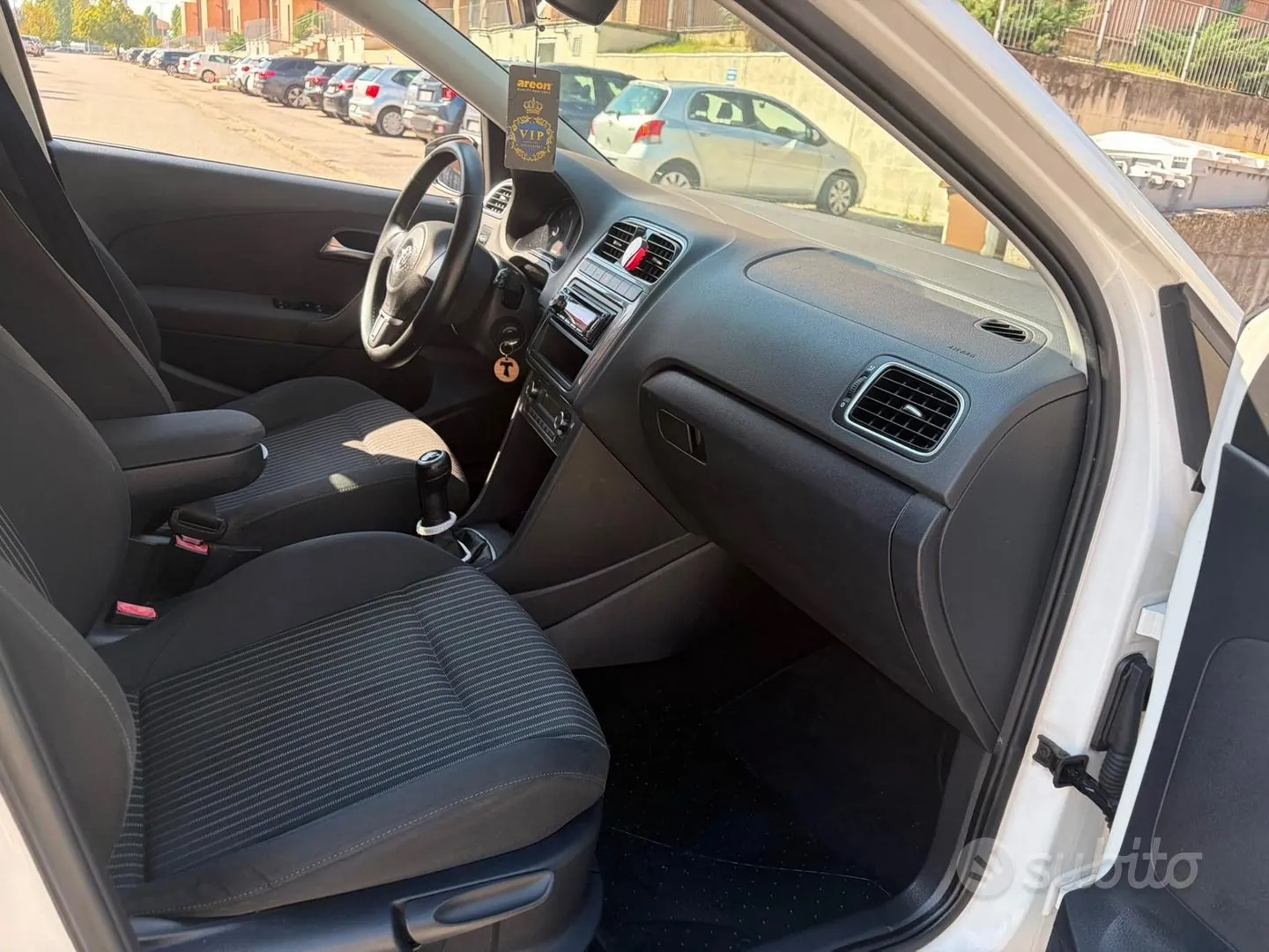 Volkswagen Polo 2011 photo 4