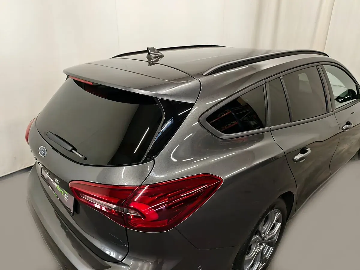 Ford Focus 2024 photo 3