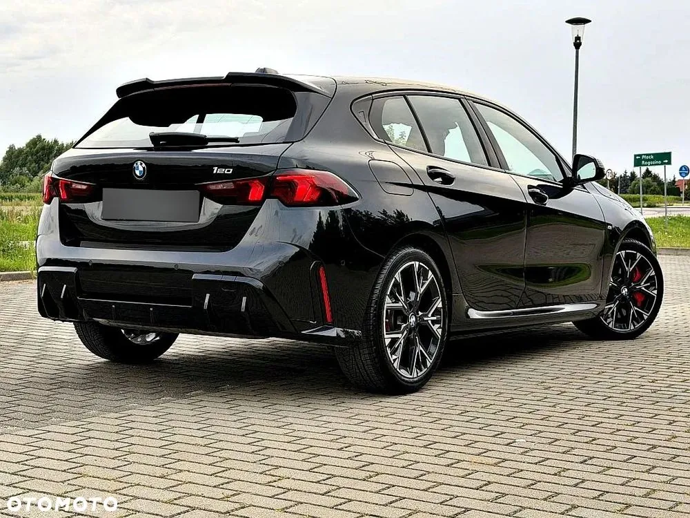 BMW Seria 1 2025 photo 5