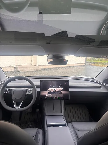 Tesla Model 3 2026 photo 4